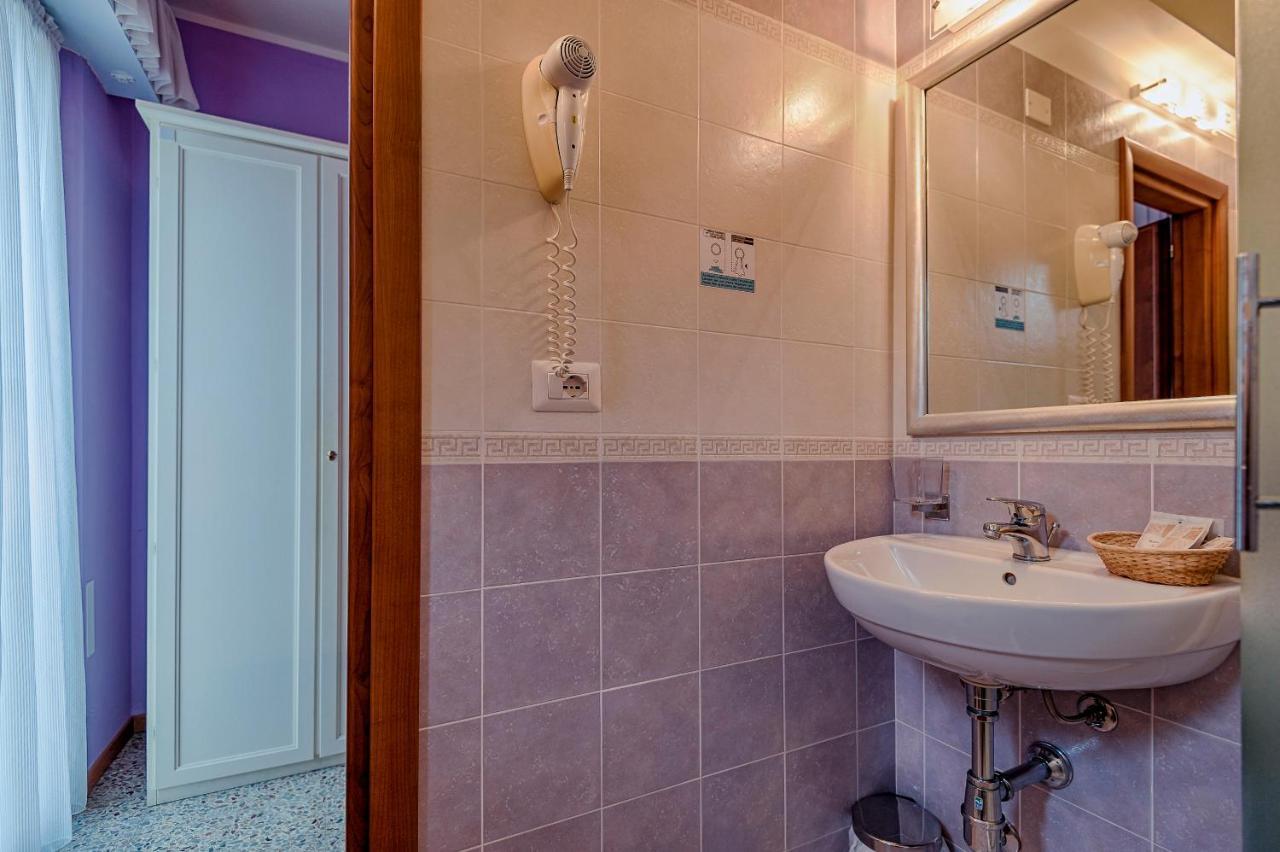 Hotel Plaza Gabicce Mare Bagian luar foto