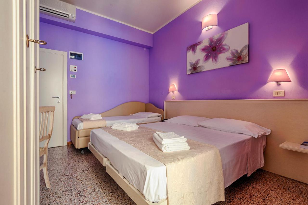 Hotel Plaza Gabicce Mare Bagian luar foto