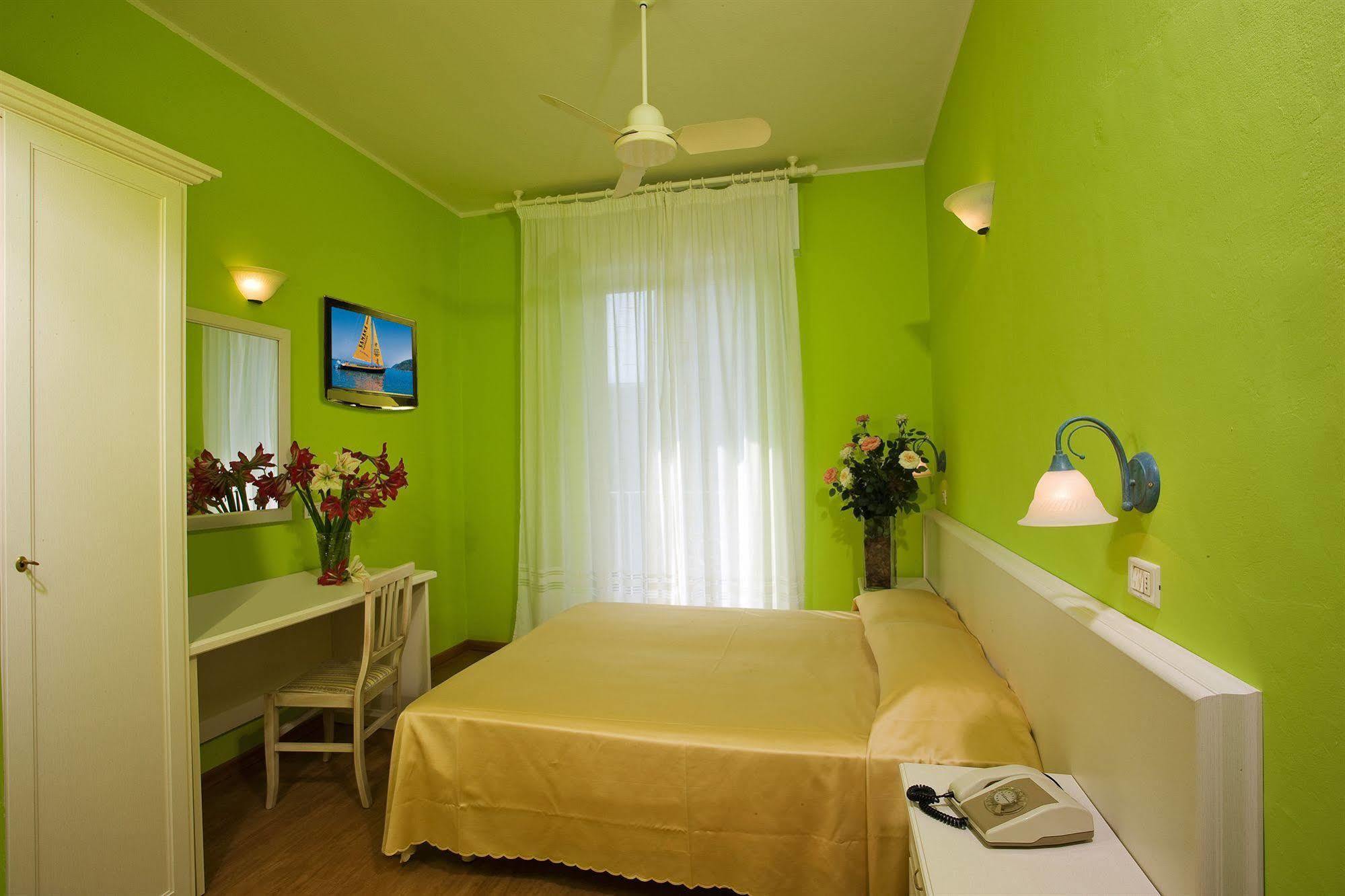 Hotel Plaza Gabicce Mare Bagian luar foto