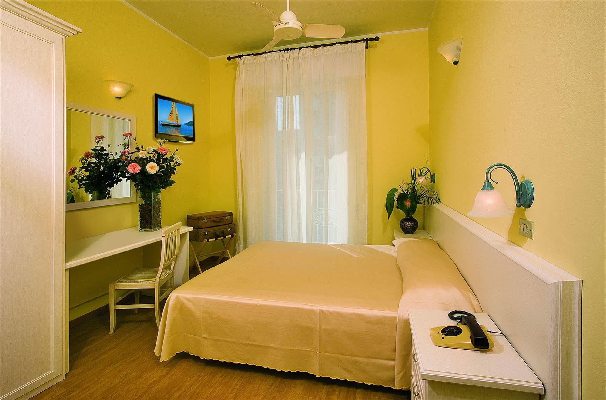 Hotel Plaza Gabicce Mare Bagian luar foto